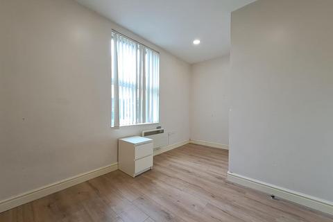 1 bedroom flat to rent, Bramble Court, 11 Woodcote Road, Wallington