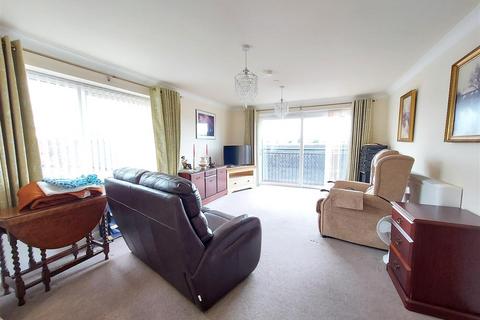 2 bedroom apartment for sale, School Gardens, Stourport-On-Severn