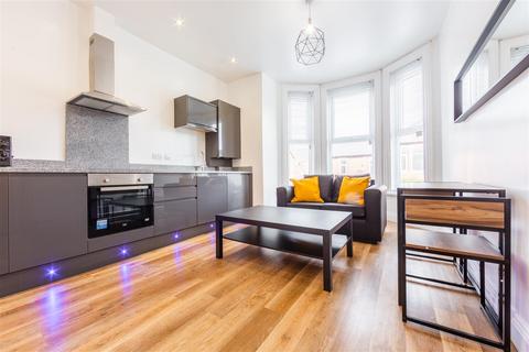 2 bedroom apartment to rent, Flat B, Queens Road, Jesmond, Newcastle Upon Tyne