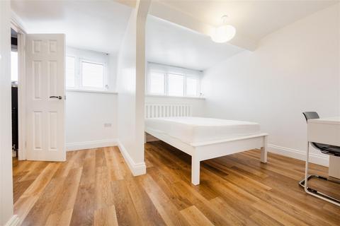 2 bedroom apartment to rent, Flat B, Queens Road, Jesmond, Newcastle Upon Tyne