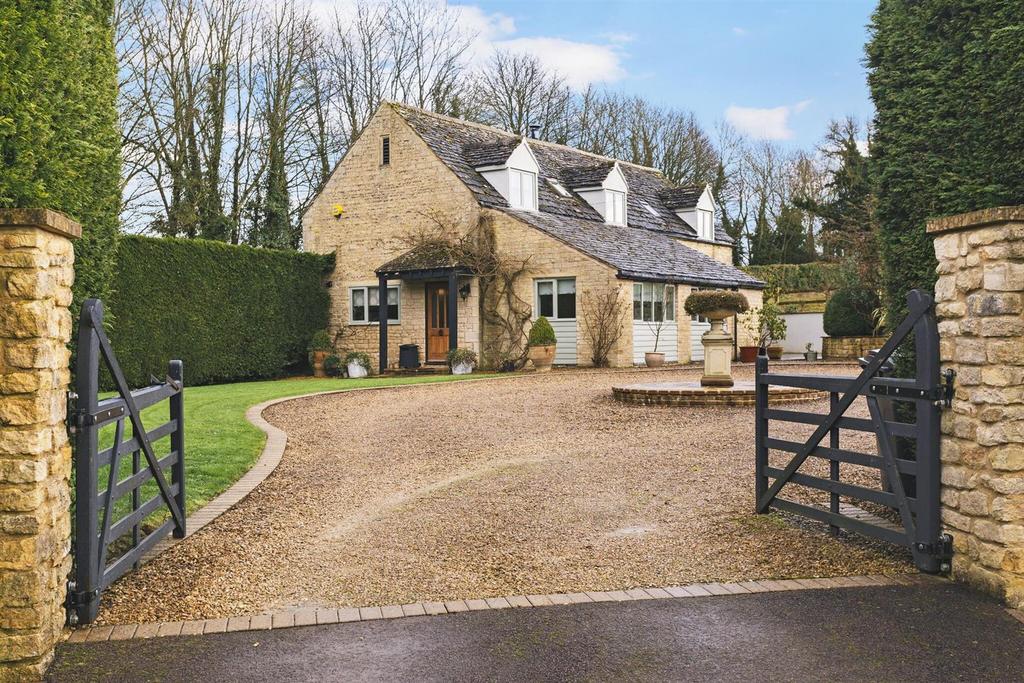 Heylens Barn, Upper Dowdeswell, Cheltenham 3 bed detached house for