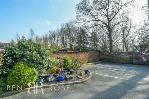 33 Fox Lane, Leyland, PR25 1HA