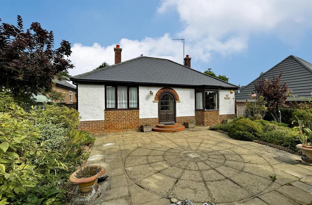 Casterton Road, Stamford 2 bed detached bungalow for sale £475,000