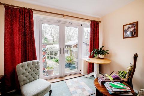 71a Warren Road, Chingford, London, E4 6QR