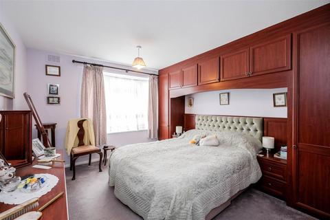 71a Warren Road, Chingford, London, E4 6QR