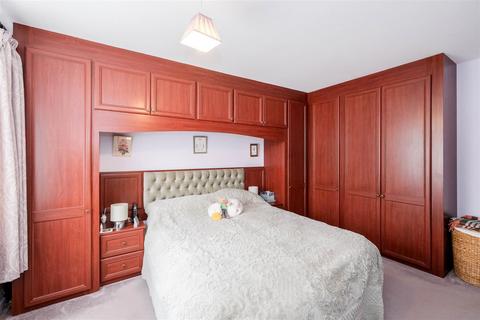 71a Warren Road, Chingford, London, E4 6QR