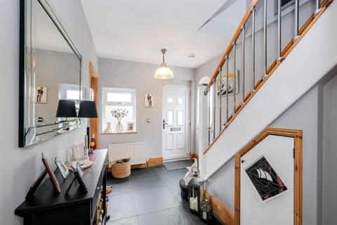 31 Yardley Lane, London, E4 7RS