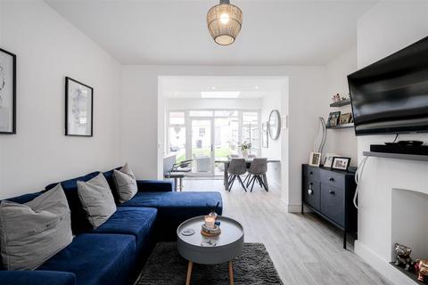 31 Yardley Lane, London, E4 7RS