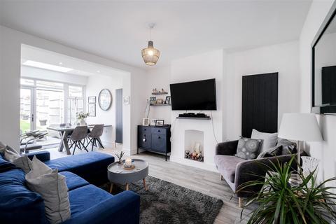 31 Yardley Lane, London, E4 7RS