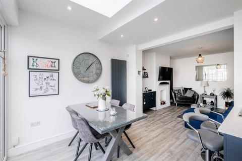 31 Yardley Lane, London, E4 7RS