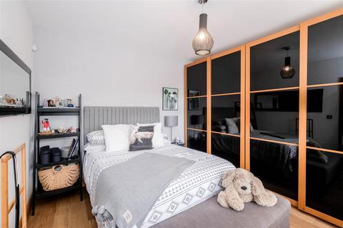 31 Yardley Lane, London, E4 7RS