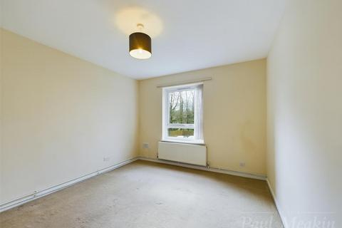 30 Montana Close, South Croydon, CR2 0AT