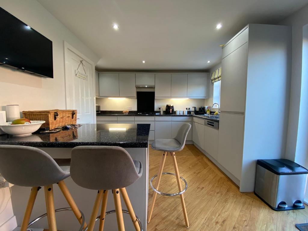 The Meadows, Grange Park, Northampton NN4 4 bed detached house for sale