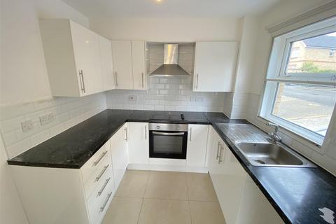2 bedroom apartment to rent - Taylor Close, Hounslow TW3