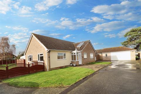 3 bedroom detached bungalow for sale, Motts Close, Braintree