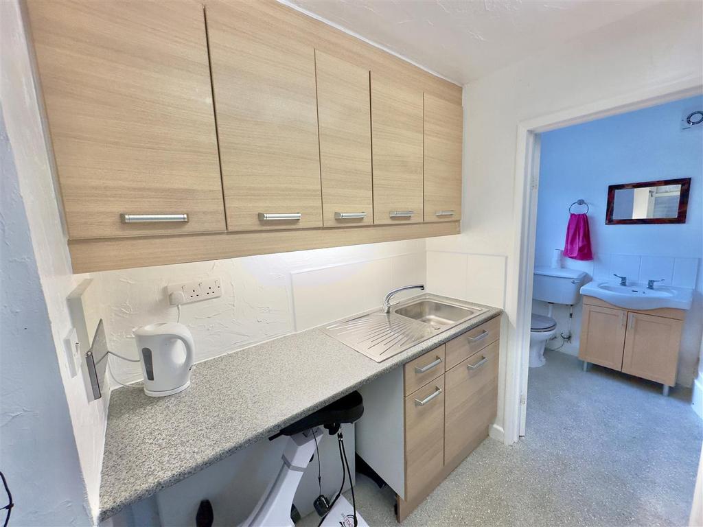 Annexe Kitchen.jpg