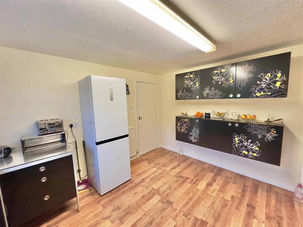 Kitchen 3.jpg