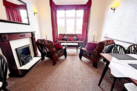 7 bedroom terraced house for sale, Clee Road, Cleethorpes, N.E. Lincs, DN35 U8AD