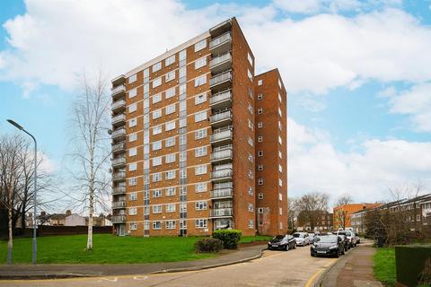 52 Gardner Close, London, E11 2HN