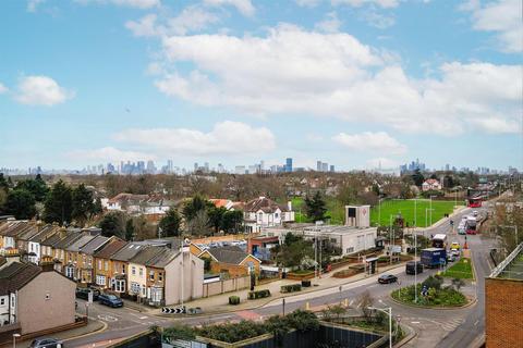 52 Gardner Close, London, E11 2HN