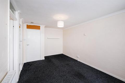 52 Gardner Close, London, E11 2HN
