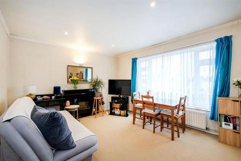 2 bedroom flat for sale, Highstone Court, New Wanstead