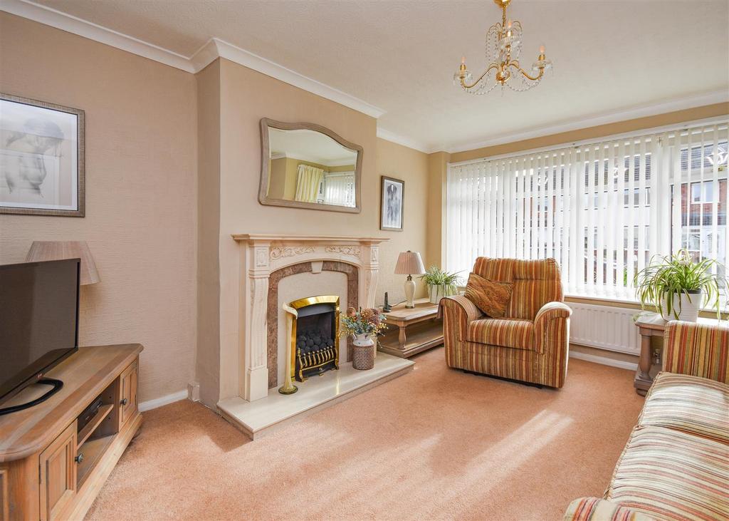 12 Oakfield Road, Codsall, Wolverhampton 3 bed semidetached house for