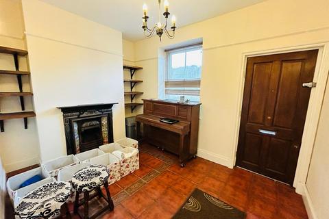 3 bedroom terraced house to rent, 60 Sedgley Road, Wolverhampton, WV4 5JS