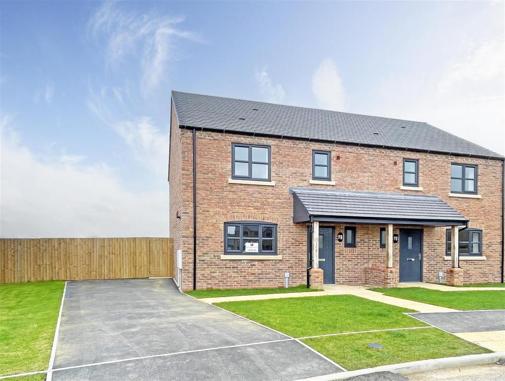 Salt Crescent, King's Moat, Baschurch 3 bed semidetached house £