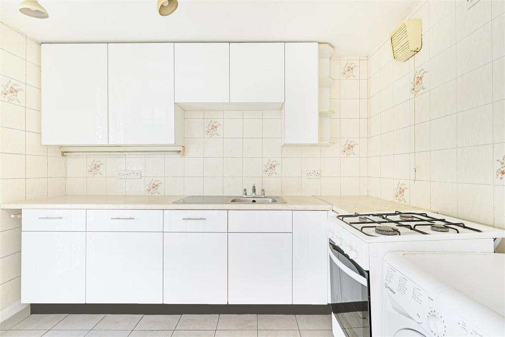 Kitchen 2.jpg