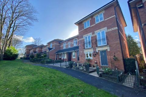 4 bedroom townhouse for sale, Hedingham Close, Macclesfield