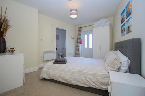 1 bedroom apartment to rent, 18 St. Marys Square, Newmarket CB8