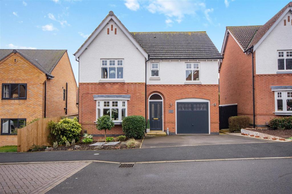 Ellington Road, Arnold 4 bed detached house for sale £450,000