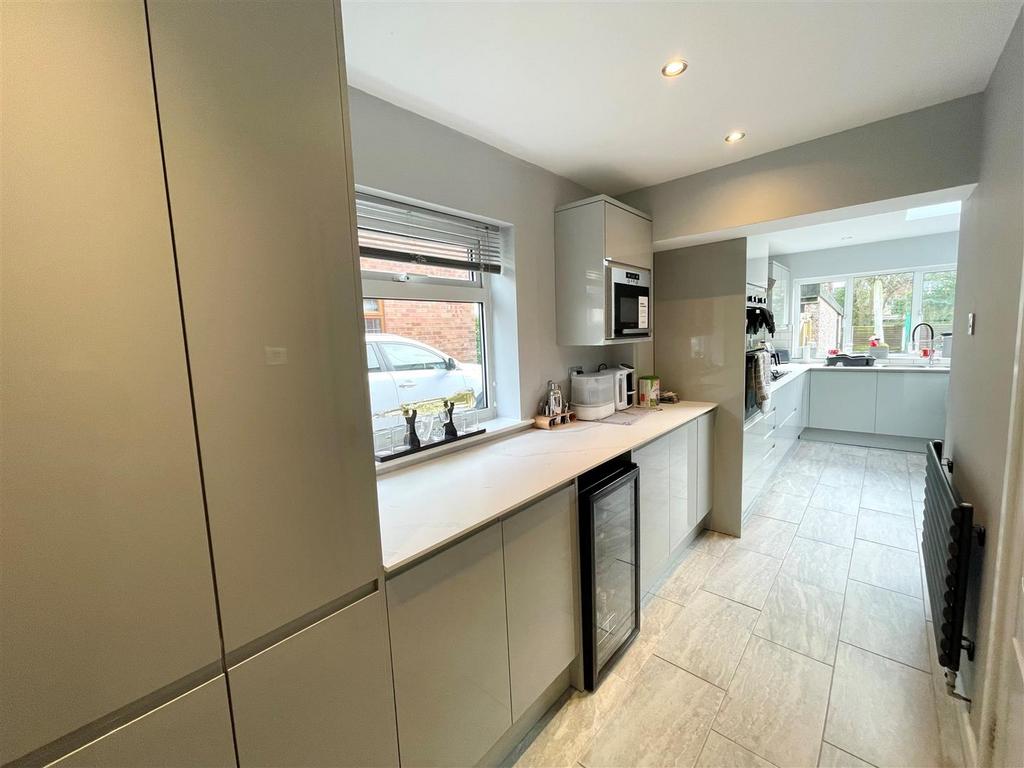 Kitchen Cont