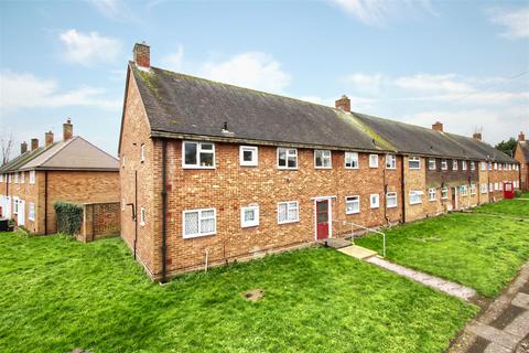 2 bedroom apartment for sale, Shaw Close, Cheshunt