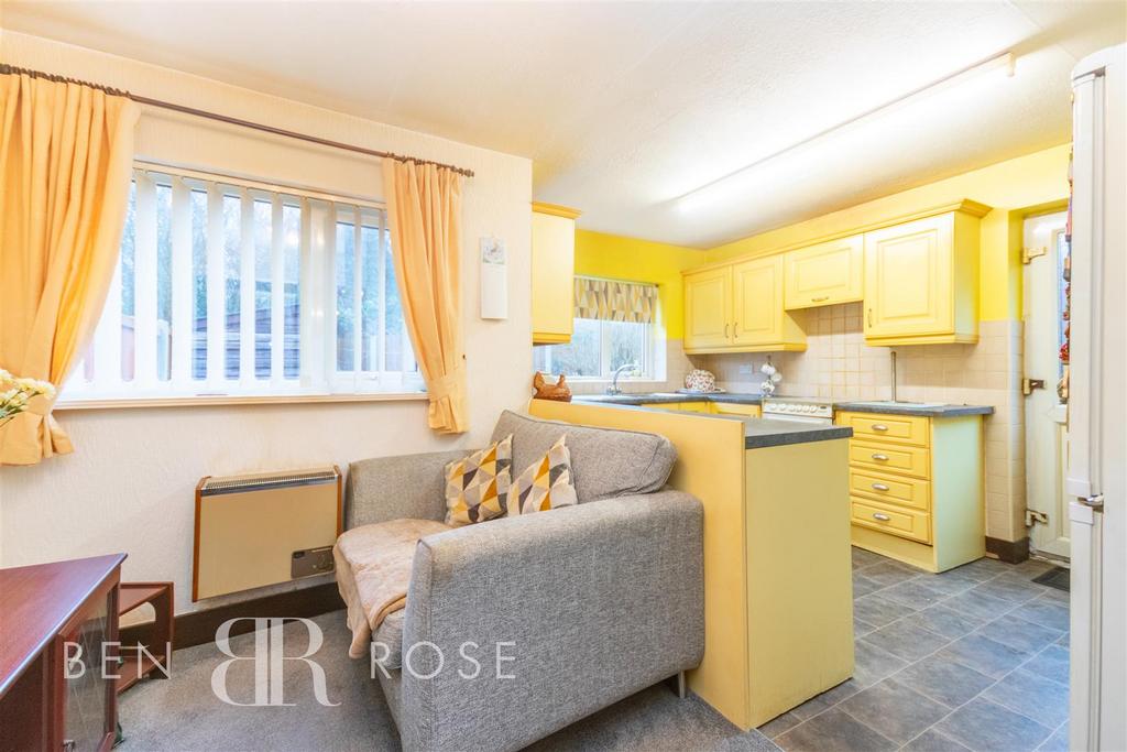 Sitting Room/Kitchen