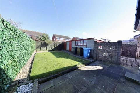 2 bedroom semi-detached bungalow for sale, Thorndale, Hull
