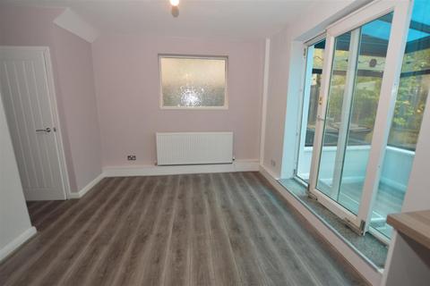 24 Brendon Walk, Bradford, BD4 9DD