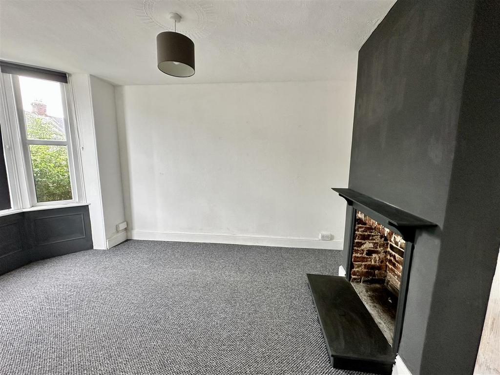 Pelham Road, Cowes 3 bed terraced house for sale £228,000