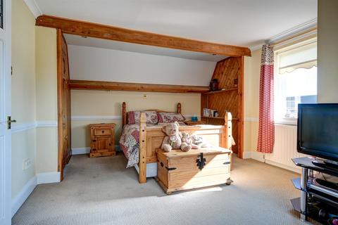 4 bedroom chalet for sale, St. Georges Road, Belton, Great Yarmouth