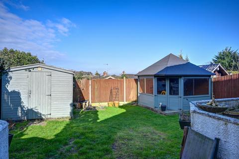 4 bedroom chalet for sale, St. Georges Road, Belton, Great Yarmouth