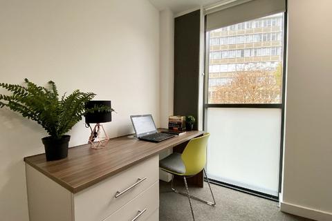 Studio to rent, Birmingham B15