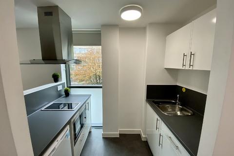 Studio to rent, Birmingham B15