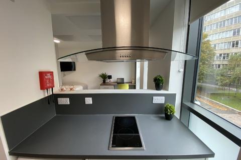 Studio to rent, Birmingham B15
