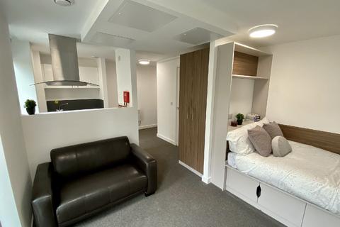 Studio to rent, Birmingham B15