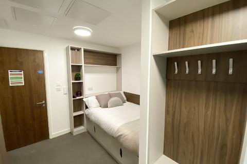 Studio to rent, Birmingham B15