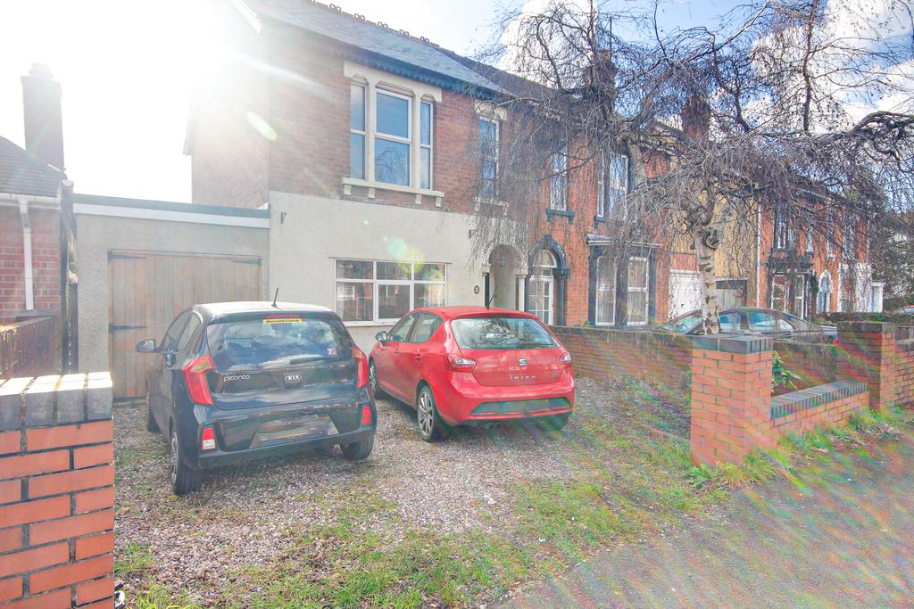 Tuffley Avenue, Tuffley, Gloucester, GL1 3 bed semidetached house for