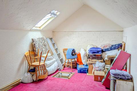 92 Tuffley Avenue, Gloucester, GL1 5LZ