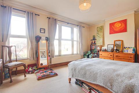 92 Tuffley Avenue, Gloucester, GL1 5LZ