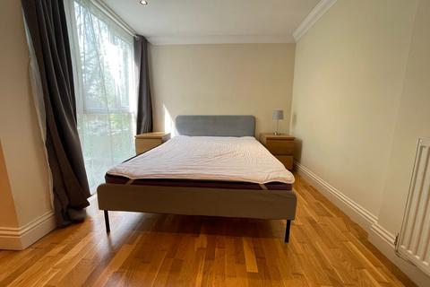 undefined, The Lindens, Queens Walk, Ealing, London W5